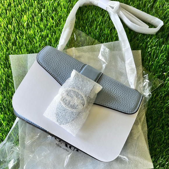 NWT coach Georgie Crossbody In Signature Canvas - Picture 3 of 11